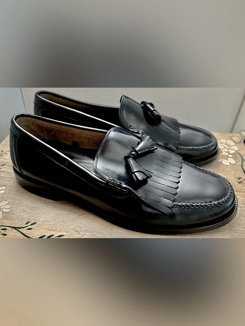Zara Men's Glossy Navy Tassel Kiltie Loafers